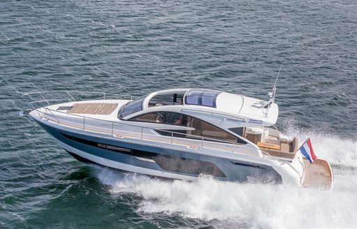 Fairline Targa 48 GT Yacht running shot