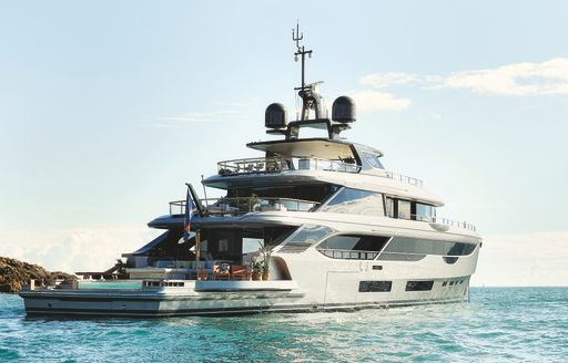 Benetti Oasis 40M 