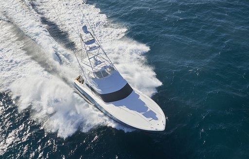 Hatteras GT59 exterior