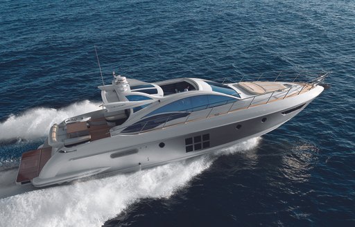 Azimut 62S running shot