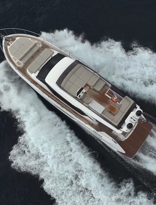 Ferretti-580-running-overhead