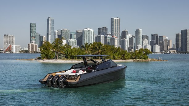 Wally Unveils Outboard Version of its wallytender43