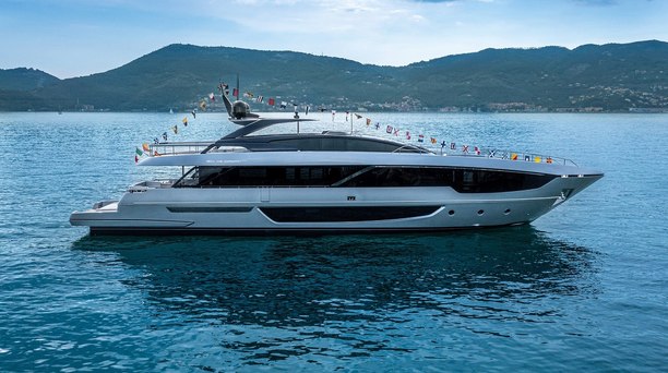 Riva launch reimagined 102 Corsaro Super