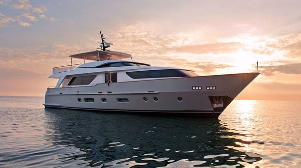 28m Sanlorenzo SD92 Motor Yacht Fontana Listed for Sale 