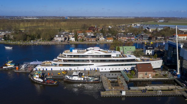 Feadship’s 94m eco-friendly superyacht VIVA (Project 817) seen for first time