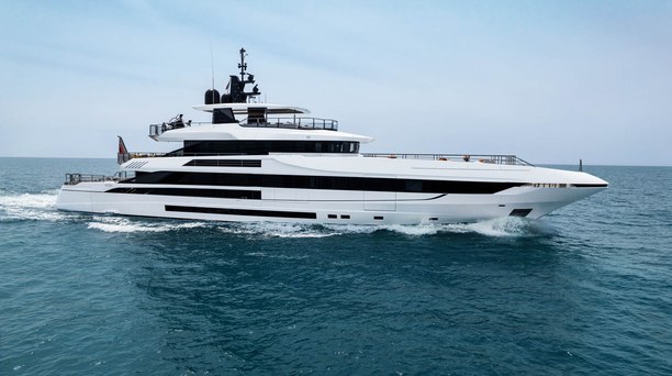 Mangusta Oceano 50 wins Best of Show at FLIBS