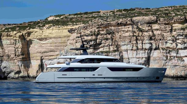 €675k Price Reduction on 36m Sanlorenzo SD118 Superyacht Unique S