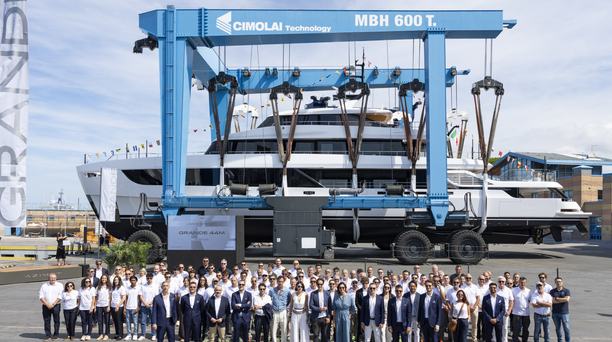 44m Azimut Grande 44M Superyacht Shabby Launched Ahead of Cannes Yachting Festival 2026 Debut 