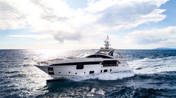 Azimut Grande 35 Wins at Design & Innovation Awards