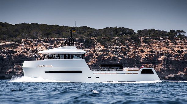 Lynx Yachts delivers second YXT 24 Evolution 'Roe Shadow'