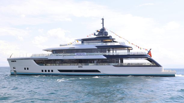 Mengi Yay Launches SERENISSIMA 1