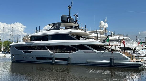 Brand-New Benetti Oasis 34M Listed for Sale Ahead of Summer Season