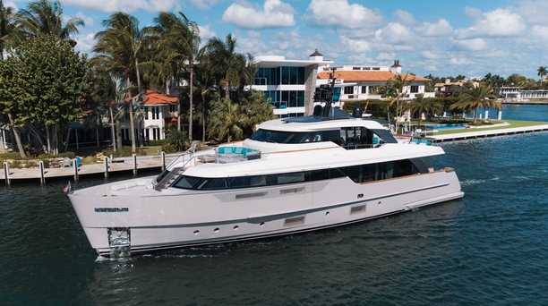 Price Reduction on 30m Sanlorenzo SD96 Motor Yacht Don't Tell Mom