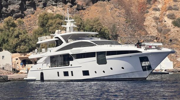 35m Azimut Grande 35 Metri superyacht Dagusha V listed for sale