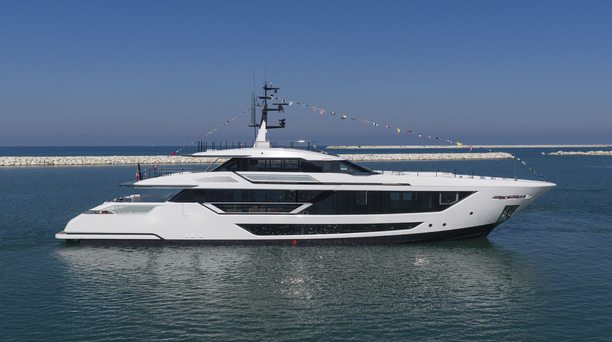 WATCH: First 40m Custom Line Saetta 128 Superyacht Launched in Ancona