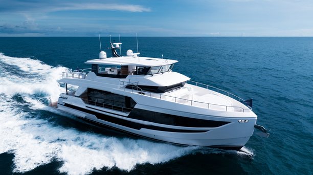 Latest Horizon FD75 flybridge breaks cover 