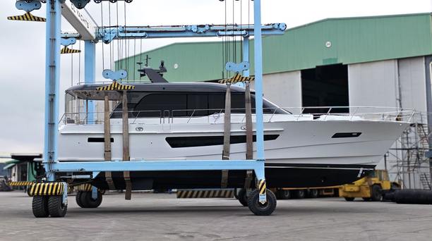First CL Yachts CLB65 SUV Motor Yacht Launched Ahead of Hong Kong Debut 