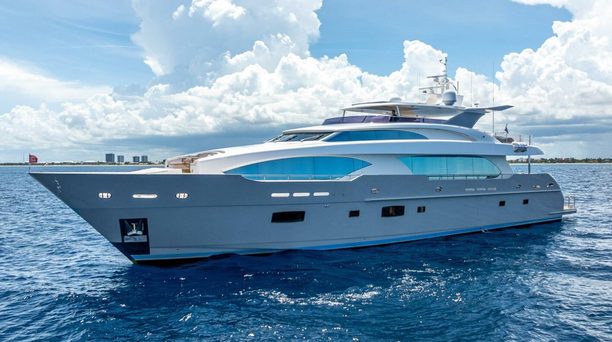 37m Horizon RP120 Motor Yacht Short Story Listed for Sale