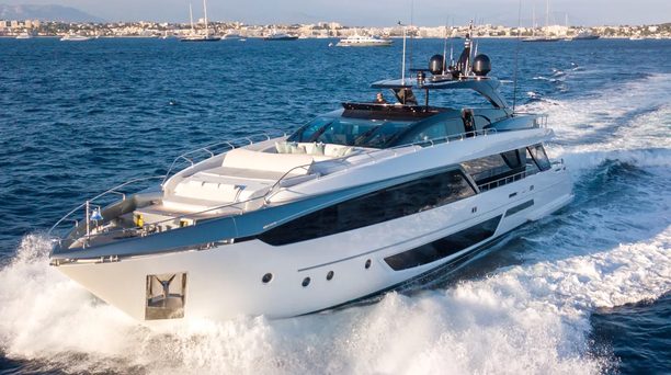 €1M Price Reduction on 34m Riva 110' Dolcevita Superyacht Elysium I