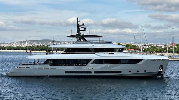 35m Mengi Yay Atlante Classic 35 Superyacht Cabana Wins at The International Yacht & Aviation Awards 2026