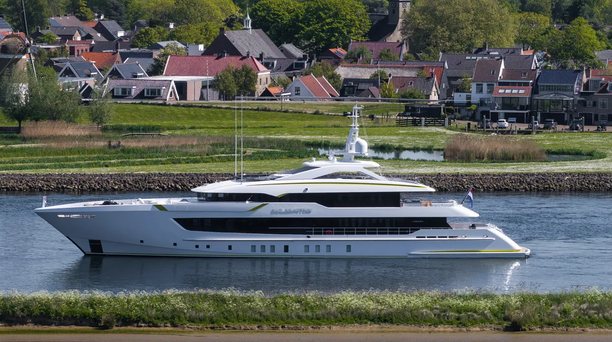 55m Heesen Superyacht Solemates Successfully Delivered to Repeat Client