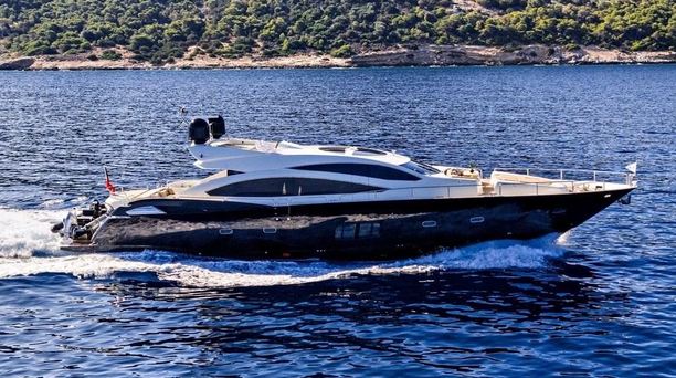 29m Sunseeker Predator 92 Sport Yacht Blade 6 Listed for Sale