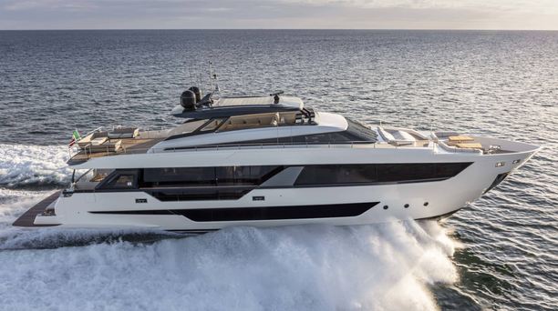 30m Ferretti Yachts Ferretti 1000 Superyacht Spica Sold