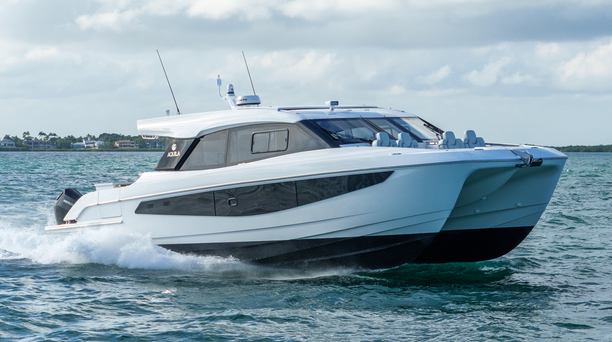 Aquila 42 Coupé Powercat Catamaran to Make European Debut