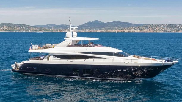 30m Princess 98 Yacht Mira Sees €450K Price Reduction