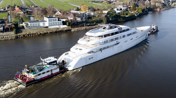 WATCH: 83m Feadship Project 829 Superyacht Spotted for First Time Ahead of Outfitting