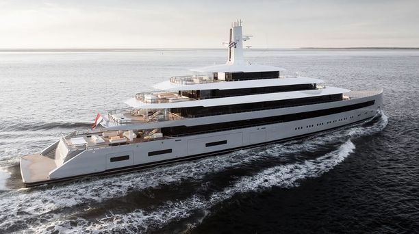 VIDEO: 101m Superyacht Moonrise by Feadship Delivered