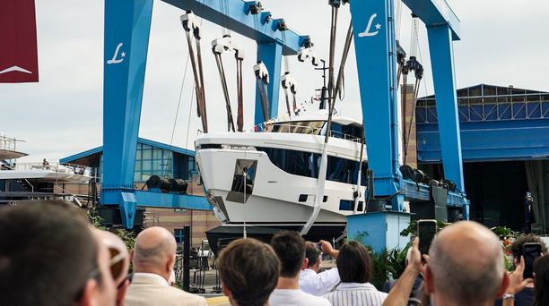 VIDEO: First Azimut Grande 30M Superyacht Launched Ahead of Cannes World Debut
