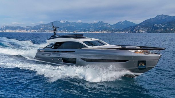 €100K Price Reduction on the 29m Azimut S10 Superyacht YB