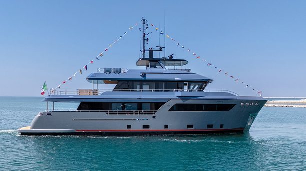 31m Darwin 102 Motor Yacht Haze² Marks CdM’s Third Launch in 30 Days