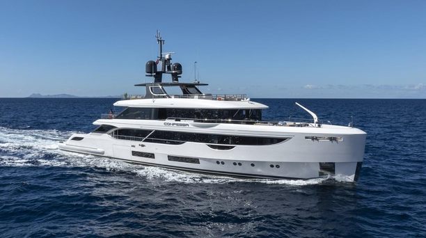 41m Benetti Oasis 40M Superyacht Confessa for Sale