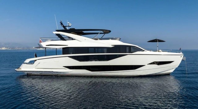 €1M price drop on 27m Sunseeker superyacht Glasax