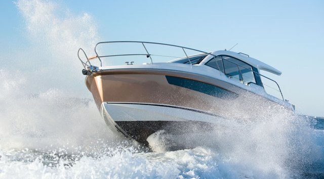 Sealine C330 review