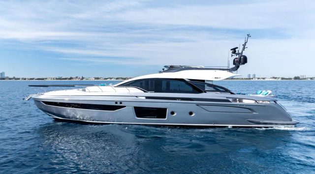 25m Azimut S8 Motor Yacht Ocean's Se7en Yacht Listed for Sale 