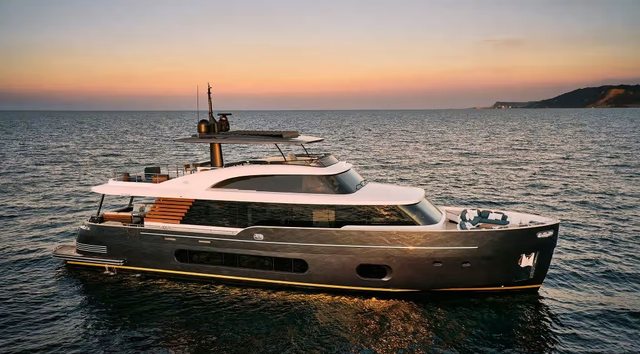 25m Azimut Motor Yacht Bayu Listed for Sale 