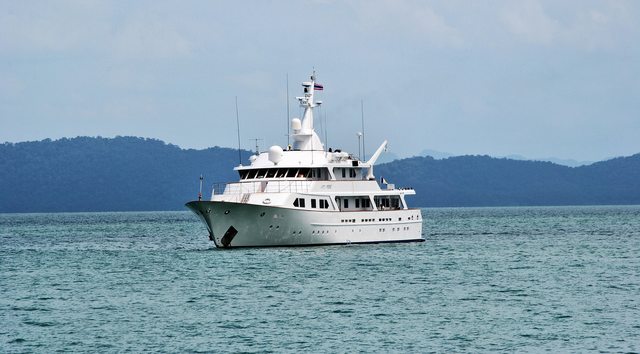                                                                            Yacht Range vs Autonomy: How Long Can a Yacht Really Stay at Sea?