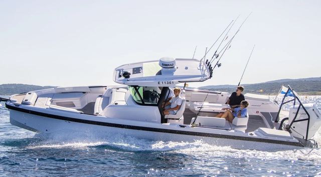 Axopar 29 CCX boat