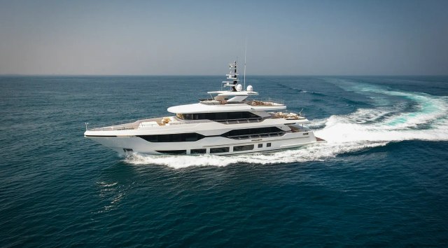 Majesty 120 US debut at FLIBS 22