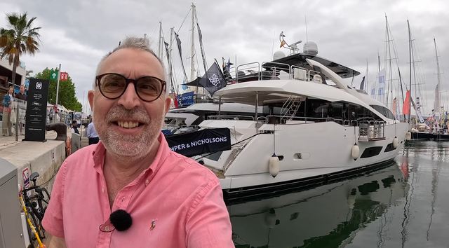 Sunseeker 28 Metre Yacht Review (2014 Edition)