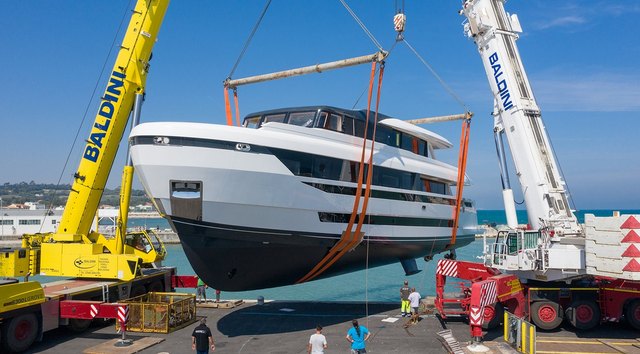 Palumbo launch first 28m Extra 93