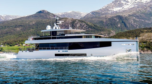 34m Feadship Lagoon Series Motor Yacht Graycliffs Sold