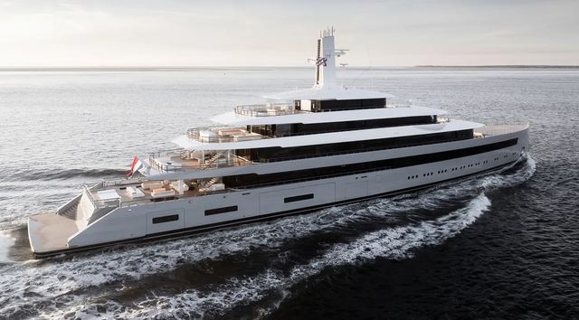 VIDEO: 101m Superyacht Moonrise by Feadship Delivered