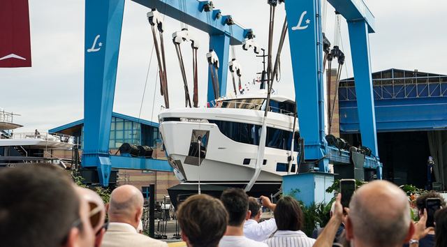 VIDEO: First Azimut Grande 30M Superyacht Launched Ahead of Cannes World Debut