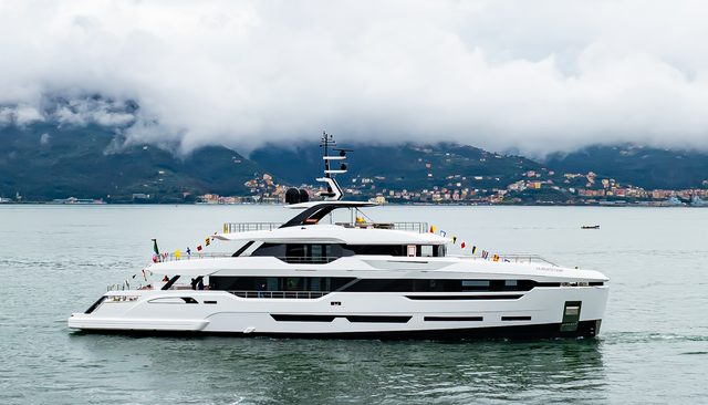  yacht for Charter             