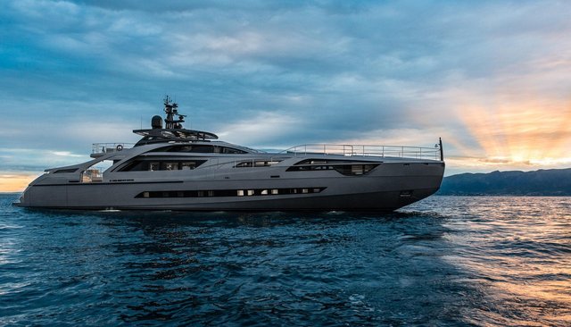  yacht for Charter             