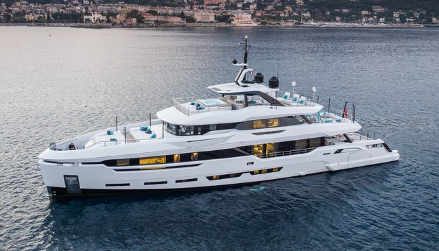  Lee                                     yacht for Charter             